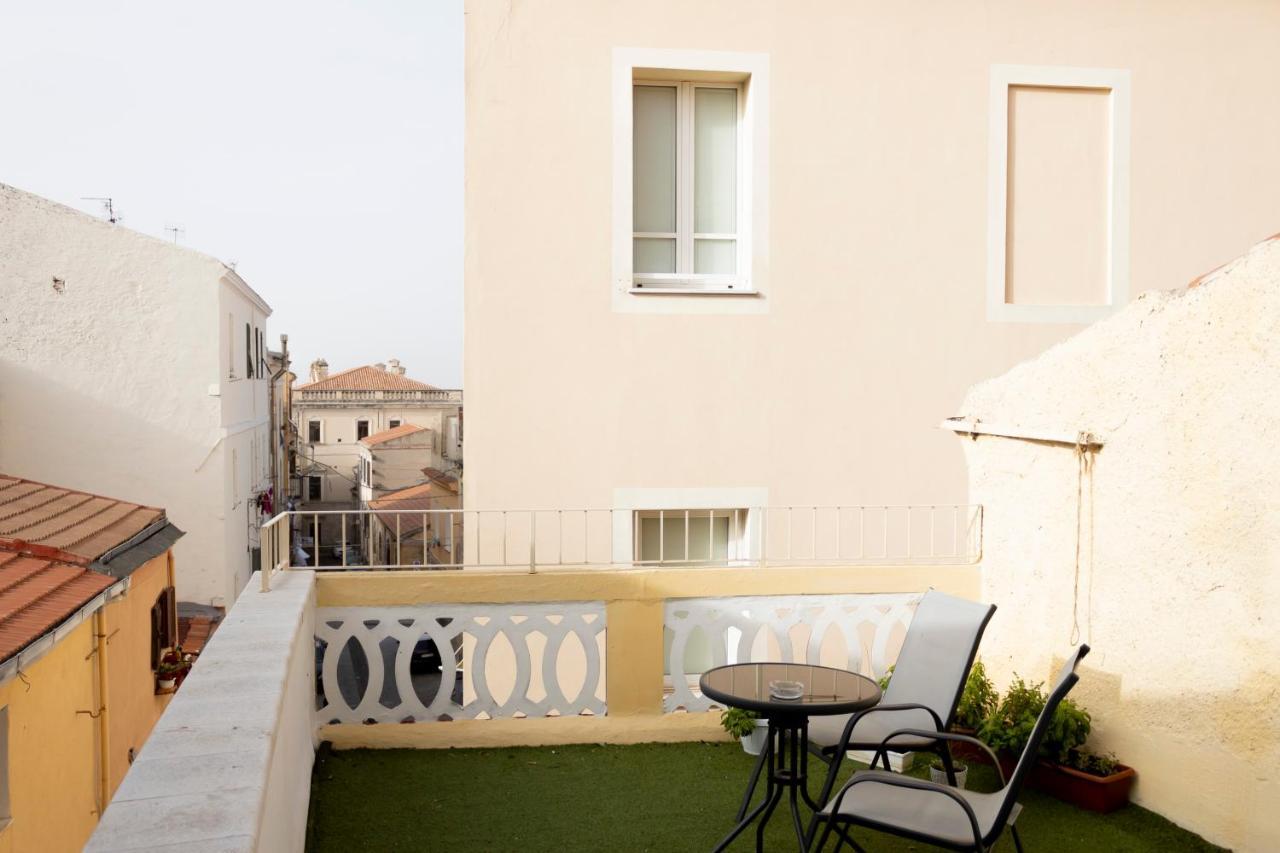 Sassari-Centro Elegante Appartamento Con Wifi E Netflix 외부 사진