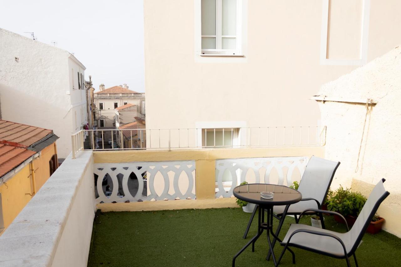 Sassari-Centro Elegante Appartamento Con Wifi E Netflix 외부 사진