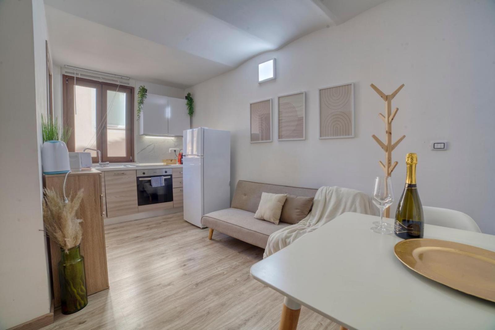 Sassari-Centro Elegante Appartamento Con Wifi E Netflix 외부 사진
